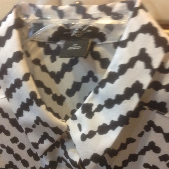 Ann Taylor Petite long sleeves black & white shirt - Picture 2 of 4